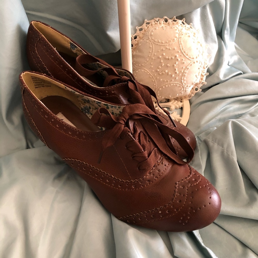 Vintage Style American Eagle Grannie Shoes